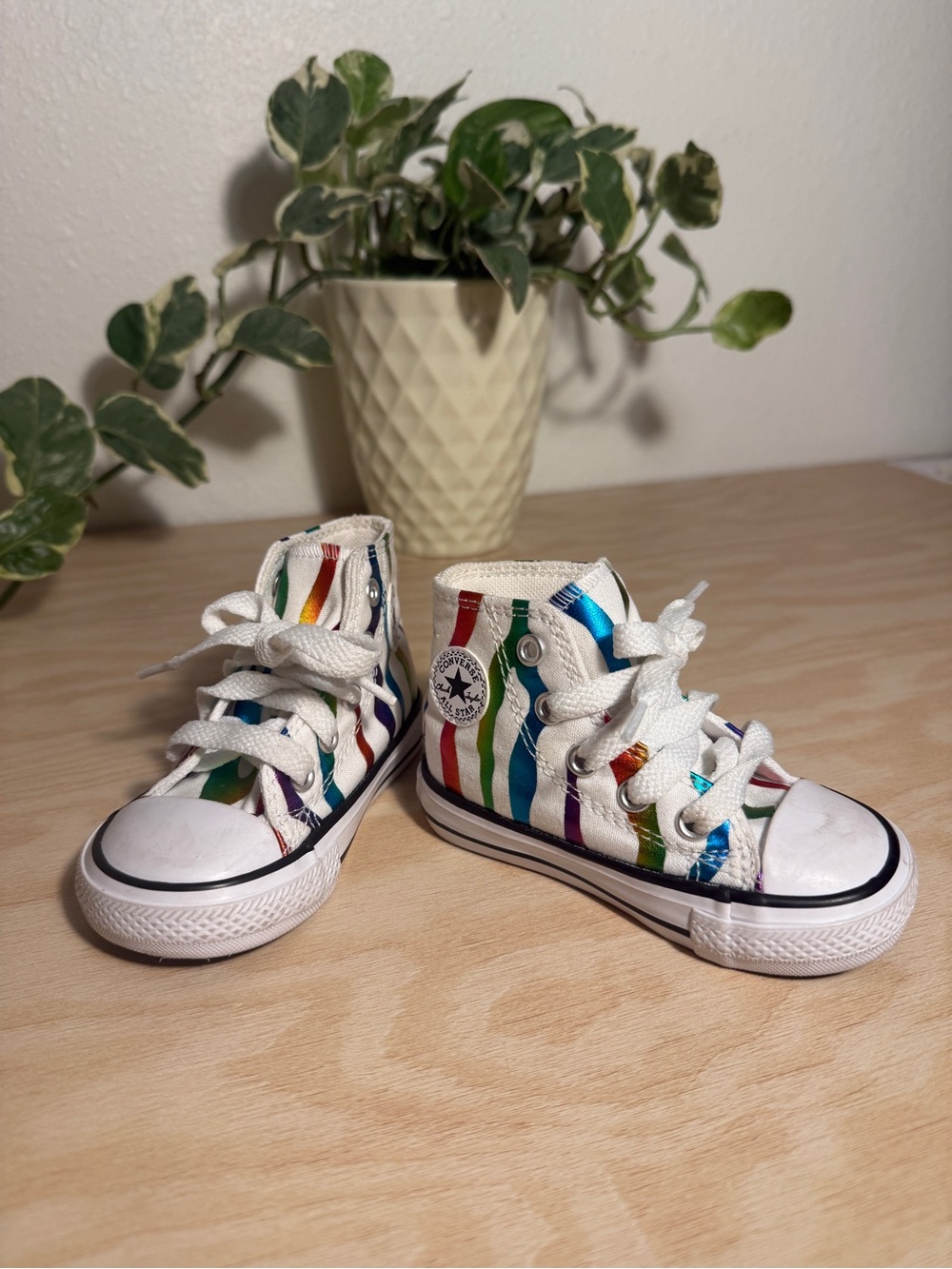 Pride toddler size 4   Converse  Allstar Hi Rainbow zebra stripe pride  size 4